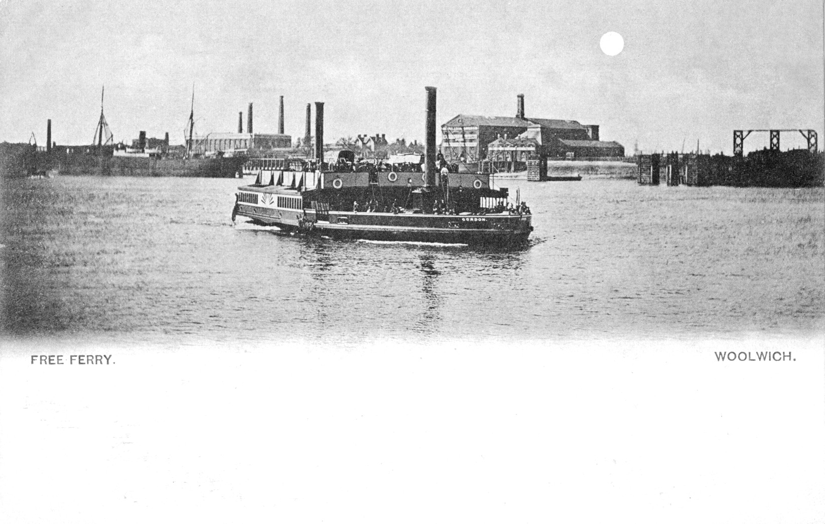 Woolwich Ferry,ferry,river view